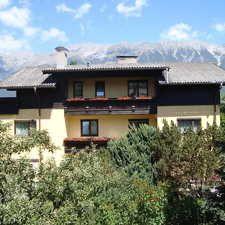 Friedl Pensión 3*